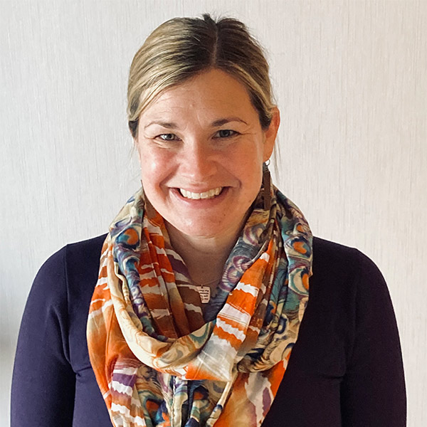 Lindsay King headshot